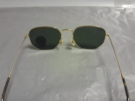 BOXED PAIR OF RAY BAN GLASSES WITH G-15 LENS