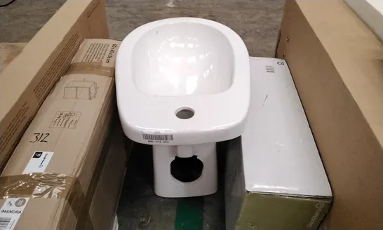 CERAMIC WHITE BIDET PAN