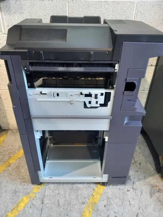 KYOCERA DF 7110 - FINISHER WITH STAPLER - 4000 SHEETS