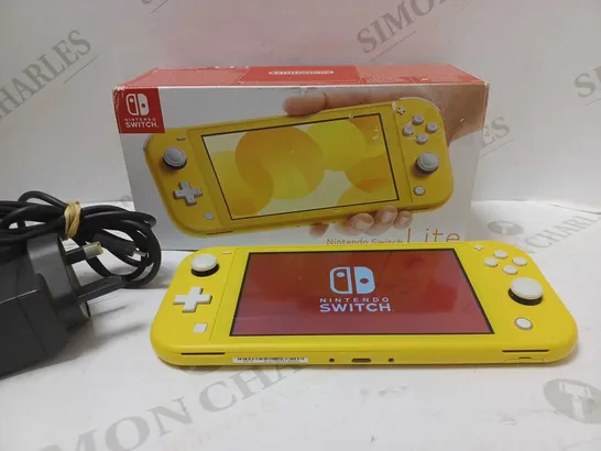 NINTENDO SWITCH LITE - YELLOW