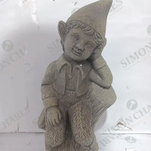 BOX OLD FASHIONED BOY GNOME FOR GARDEN