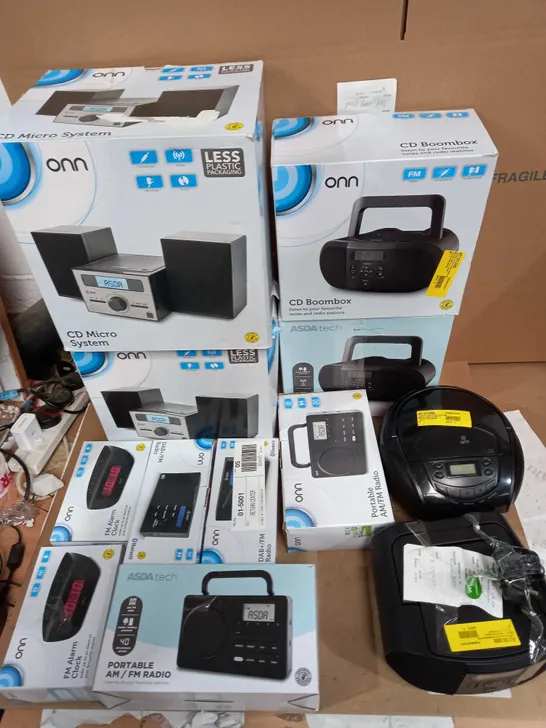 LOT OF APPROX 12 ASSORTED MUSIC SYSTEMS TO INCLUDE CD PLAYERS, RADIOS, ALARM CLOCKS ETC