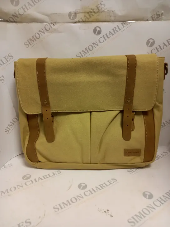 BOXED FORBES & LEWIS WILTSHIRE MESSENGER BAG IN BEIGE 