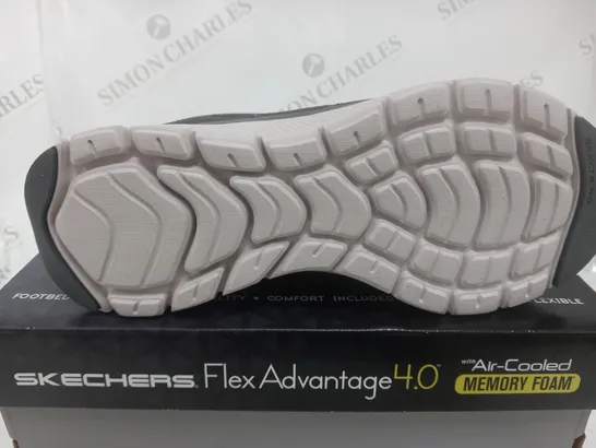 SKETCHERS MENS FLEX TRAINER BLACK  SIZE 9UK (MENS)