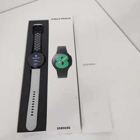 BOXED SAMSUNG GALAXY WATCH 4 40MM WITH STRAP