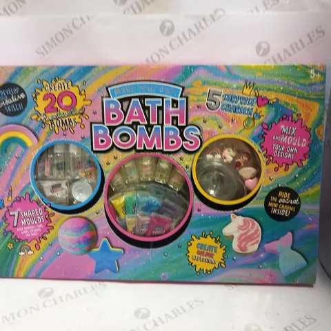 BOXED MAKE YOUR OWN BATH BOMBS GIFT SET