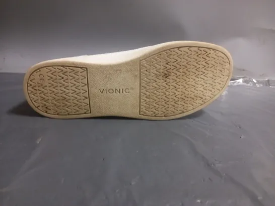 VIONIC WINNY TRAINERS WHITE SIZE 6