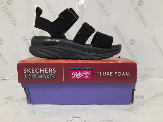 BOXED PAIR OF SKETCHERS LUXURY RETRO SANDALS IN BLACK SIZE 3