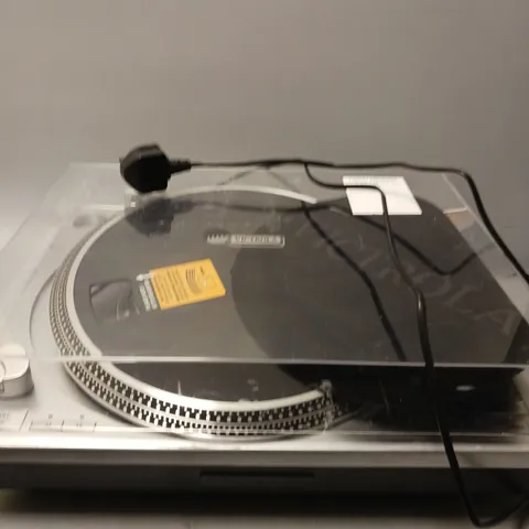 VICTROLA PROFESSIONAL TURNTABLE (VPRO-2000)