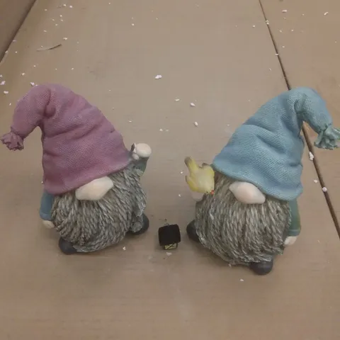 BOXED PAIR OF LED GNOMES FIGURES