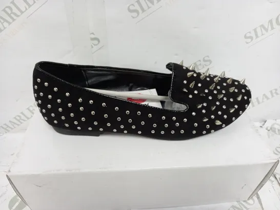 FLAT HEELED BLACKED SPIKED SHOE SIZE 5