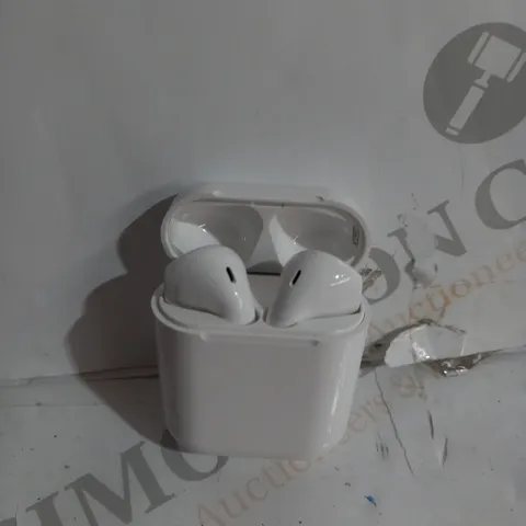 BOXED UNBRANDED WIRELESS EAR BUDS IN WHITE