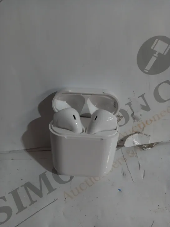 BOXED UNBRANDED WIRELESS EAR BUDS IN WHITE