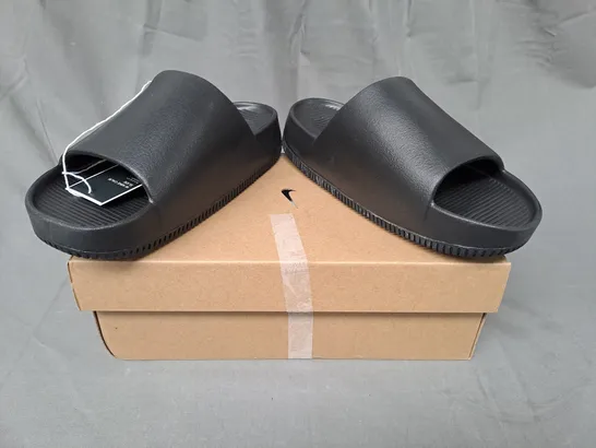 BOXED PAIR OF NIKE CALM SLIDERS IN BLACK UK SIZE 4.5