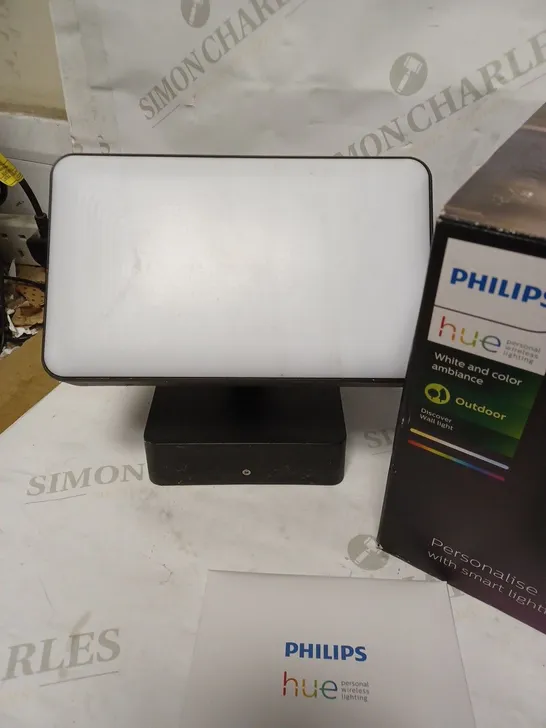 PHILIPS WHITE AND COLOUR AMBIANCE OUTDOOR LIGHT