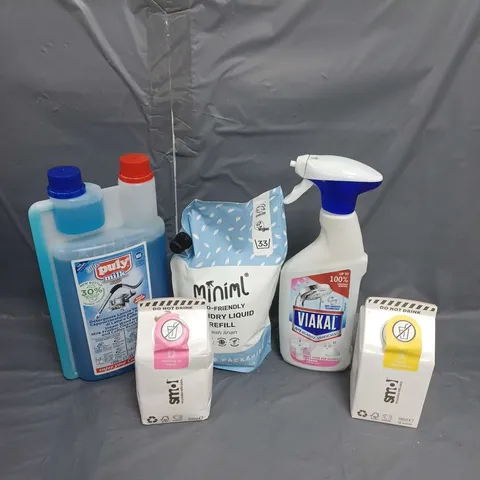 APPROXIMATELY 16 HOUSEHOLD CLEANING PRODUCTS TO INCLUDE LAUNDRY DETERGENT AND BATHROOM CLEANER