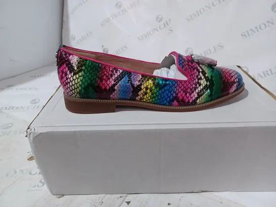 BOXED PAIR OF MODA IN PELLE ENLIE LOAFERS IN RAINBOW SIZE 7