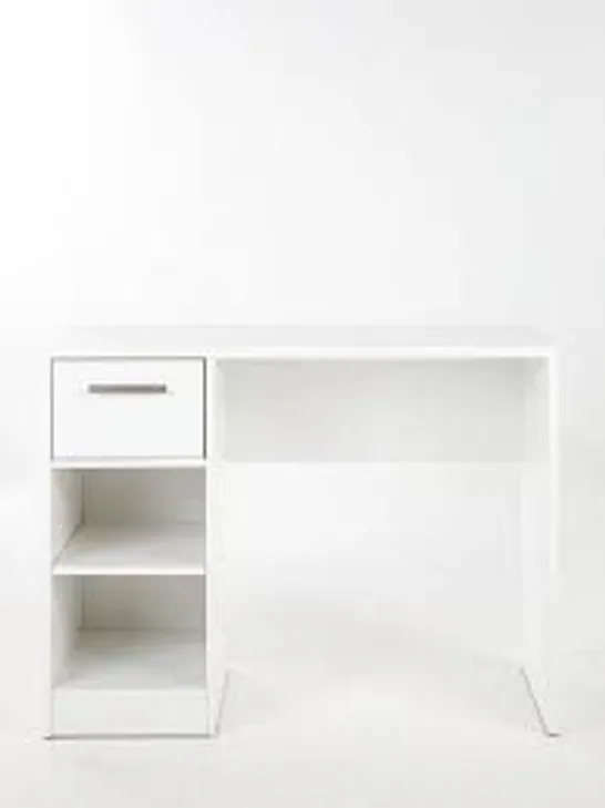 BOXED NEW METRO DESK IN WHITE - 1OF1 RRP £118