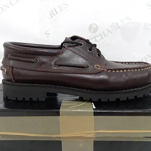 BOXED PAIR OF STONE RIVER PLATFORM BROWN SHOES - UK 8