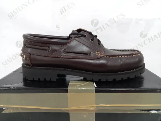 BOXED PAIR OF STONE RIVER PLATFORM BROWN SHOES - UK 8