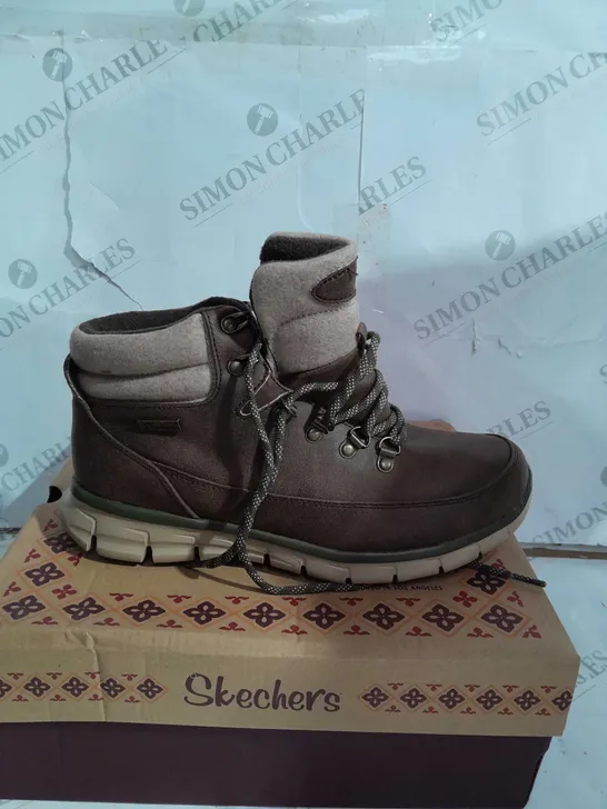 BOXED SKETCHERS WARM BOOTS, BROWN - SIZE 7 