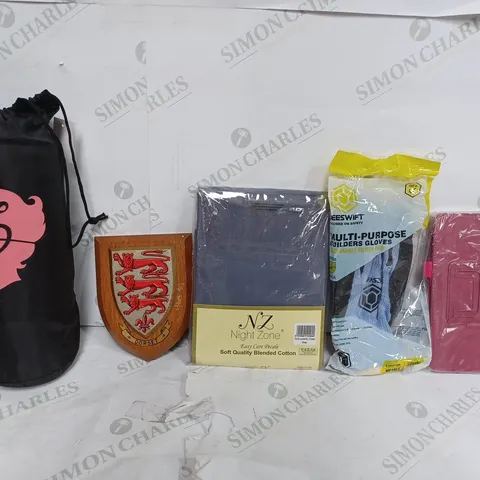 BOX OF APPROX 21 ITEMS TO INCLUDE - ENGLAND FLAG WOODEN SHIELD - NIGHT ZONE V PILLOW CASE - BEESWIFT MULTI PURPOSE GLOVES ECT 