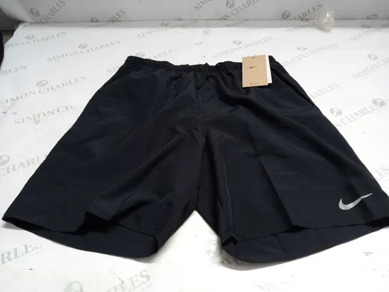 NIKE DRI-FIT SHORTS SIZE M