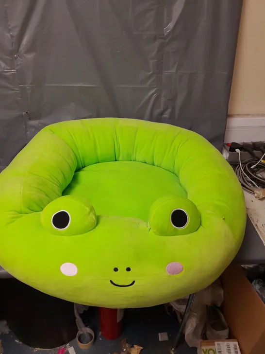 PET BED -WENDY THE FROG