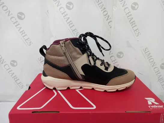 BOXED PAIR OF RIEKER HIKING BOOTS IN CREAM SIZE 5