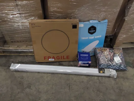 PALLET OF ASSORTED ITEMS INCLUDING: WALL MIRROR, TOILET SEAT COVER, TRAVEL PILLOW, BLINDS, JACKET