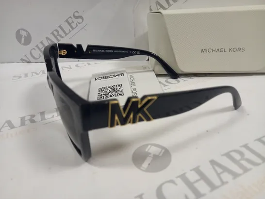 MICHAEL KORS BLACK CHUNKY FRAMED GLASSES