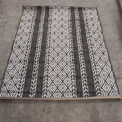 BRAND NEW BAGGED PACO HOME COCO RUG - 120 x 170cm