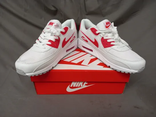 BOXED PAIR OF NIKE AIR MAX 90 SHOES IN WHITE/RED UK SIZE 9