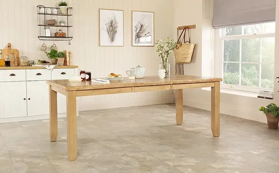 BOXED HIGHBURY OAK 150-200CM EXTENDING DINING TABLE (2 BOXES)