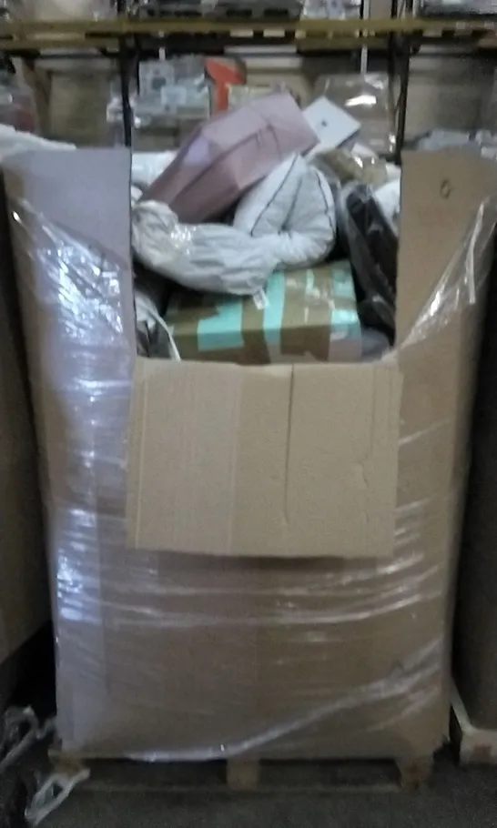 PALLET OF ASSORTED HOUSEHOLD GOODS TO INCLUDE PREGNANCY PILLOW, KNEE PILLOW, AND SUPPORT SEAT PILLOW ETC.