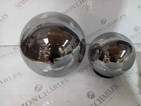 BOXED KELLY HOPPEN SET OF 2 INDOOR OUTDOOR PRELIT GLASS DECOR - REFLECTIVE ORBS