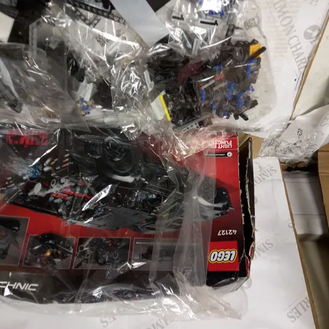 LEGO TECHNIC THE BATMAN BATMOBILE