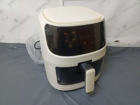 BOXED EXTRA LARGE CAPACITY AIR FRYER IN WHITE