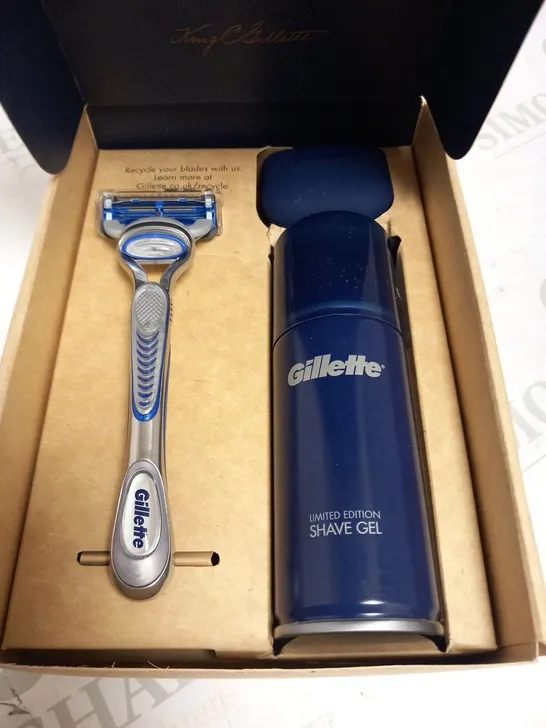 BOXED GILETTE RAZOR GIFT SET