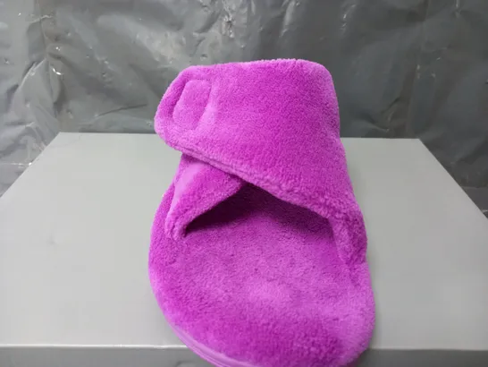 VIONIC INDULGE RELAX SLIPPERS IN PURPLE - SIZE 7