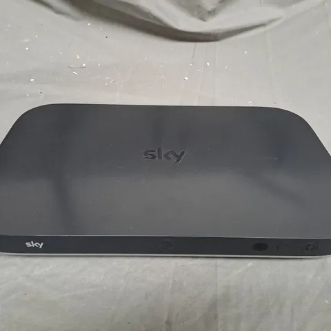 SKY Q BOX