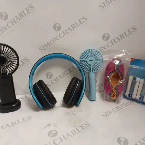 BOX OF APPROX 15 ASSORTED ITEMS TO INCLUDE - HANDHELD FOLDING FAN - HONHEY PORTABLE FAN - U-816 4 IN 1 BLUETOOTH HEADPHONES ECT