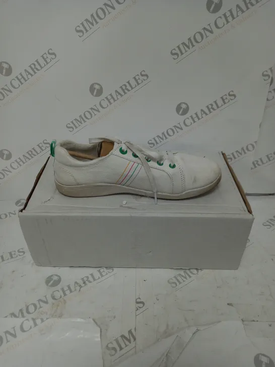 VIONIC STINSON LACE UP TRAINER - SIZE 7 