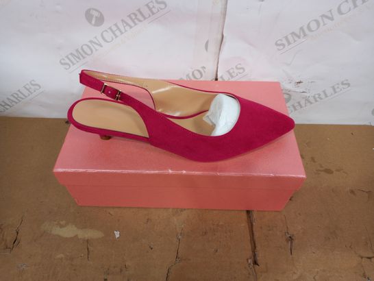 BOXED PAIR OF DESIGNER PINK HEELED SHOES SIZE 38