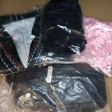 BOX OF APPROXIMATELY 10 ASSORTED CLOTHING AND FASHION ITEMS OF VARIOUS COLOURS AND STYLES