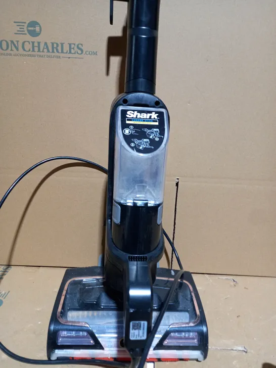 SHARK CORDED STICK VACUUM HZ500UKT