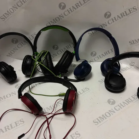 5 LOOSE HEADPHONES AND HEADSETS TO INCLUDE SONY, TURTLE BEACH, JVC, ETC