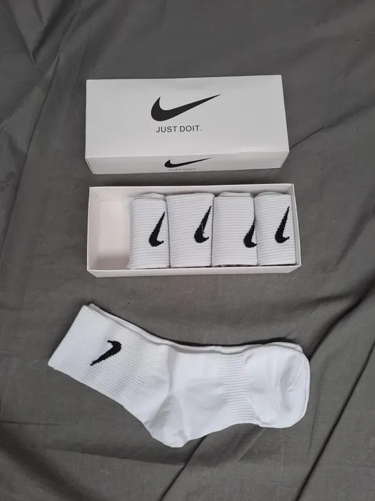 NIKE 5PACK CREW SOCKS IN WHITE SIZE UNSPECIFIED