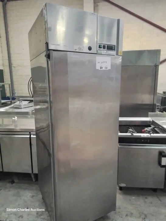 OLIS TALL COMMERCIAL FRIDGE 