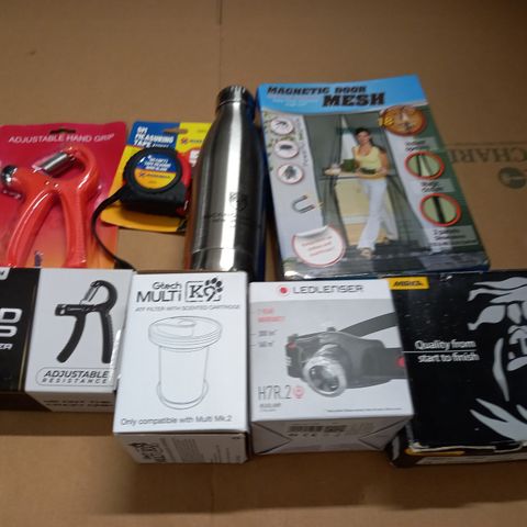 LOT OF ASSORTED HOUSEHOLD ITEMS TO INCLUDE LED HEAD TORCH, HAND GRIP STRENGTHENER AND DOOR MESH